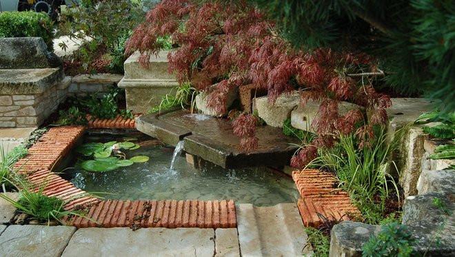 découvrez comment choisir la fontaine idéale pour votre jardin. astuces et conseils pour harmoniser votre espace extérieur et créer une ambiance apaisante avec une fontaine adaptée à vos goûts et à la taille de votre jardin.