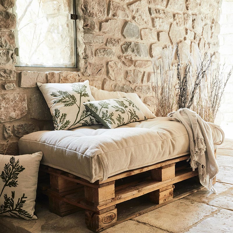 découvrez des idées créatives pour la déco avec des palettes en bois. transformez votre intérieur et votre jardin avec des meubles uniques et écologiques, alliant style et durabilité.